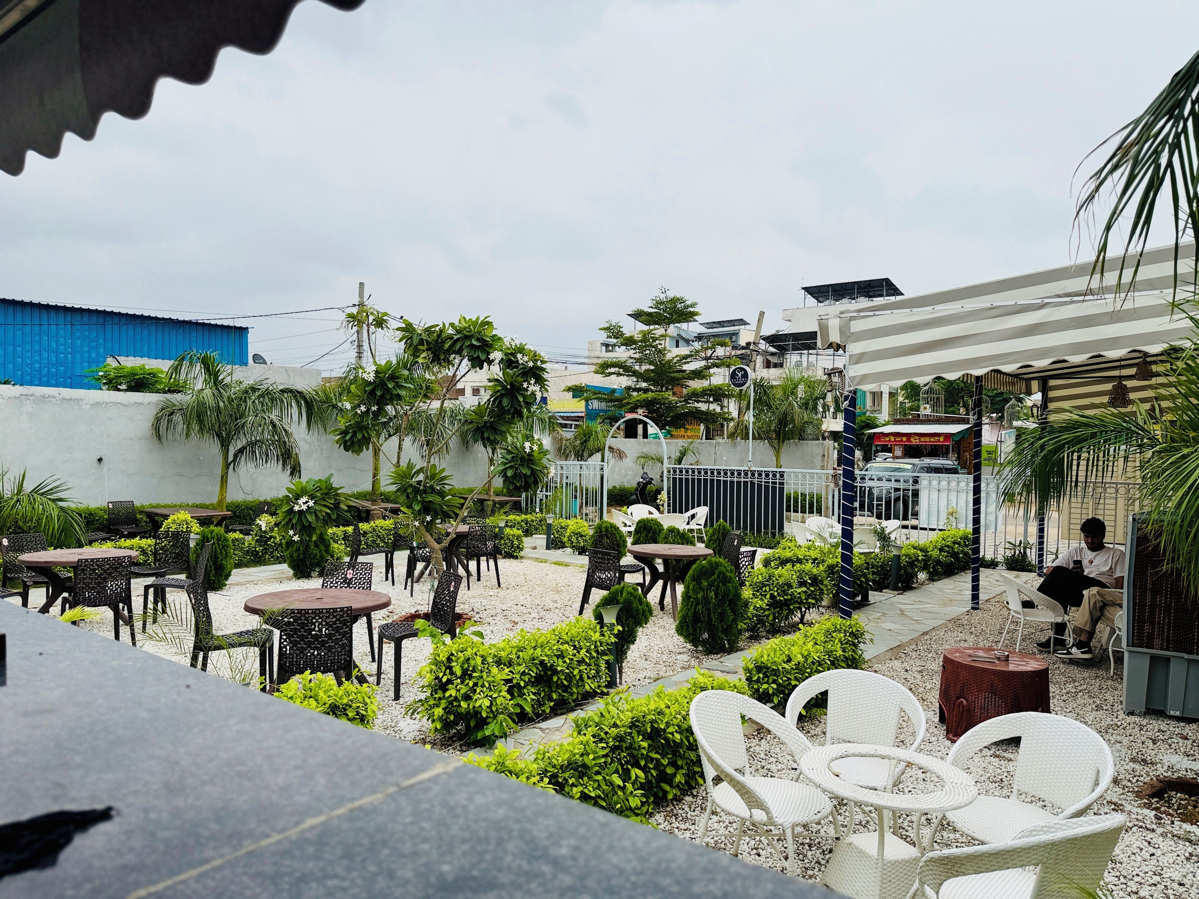 Tempat makan outdoor