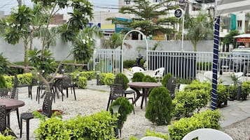 Tempat makan outdoor