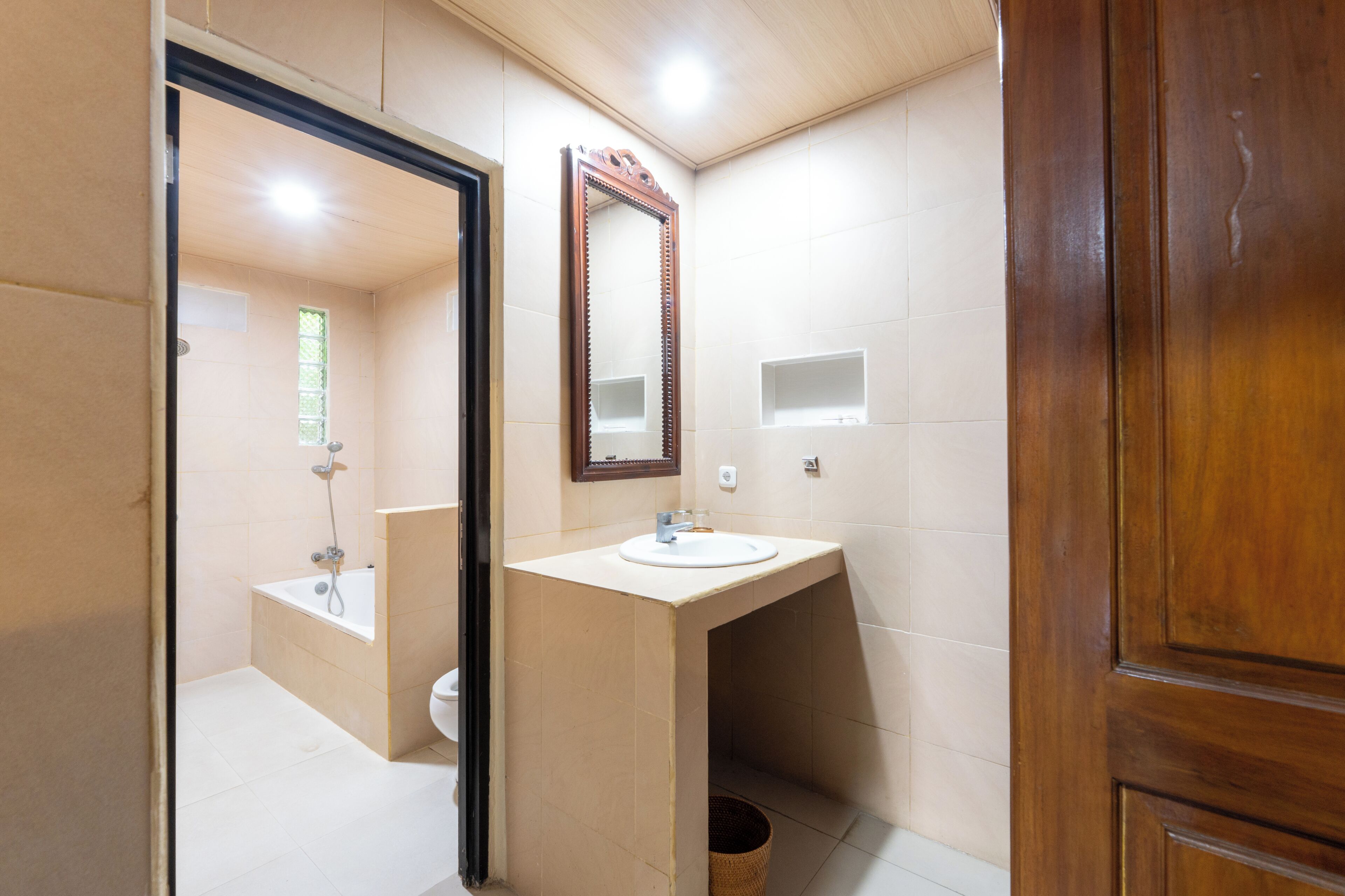 Villa, 2 chambres | Salle de bain | Douche, sèche-cheveux, serviettes fournies, savon