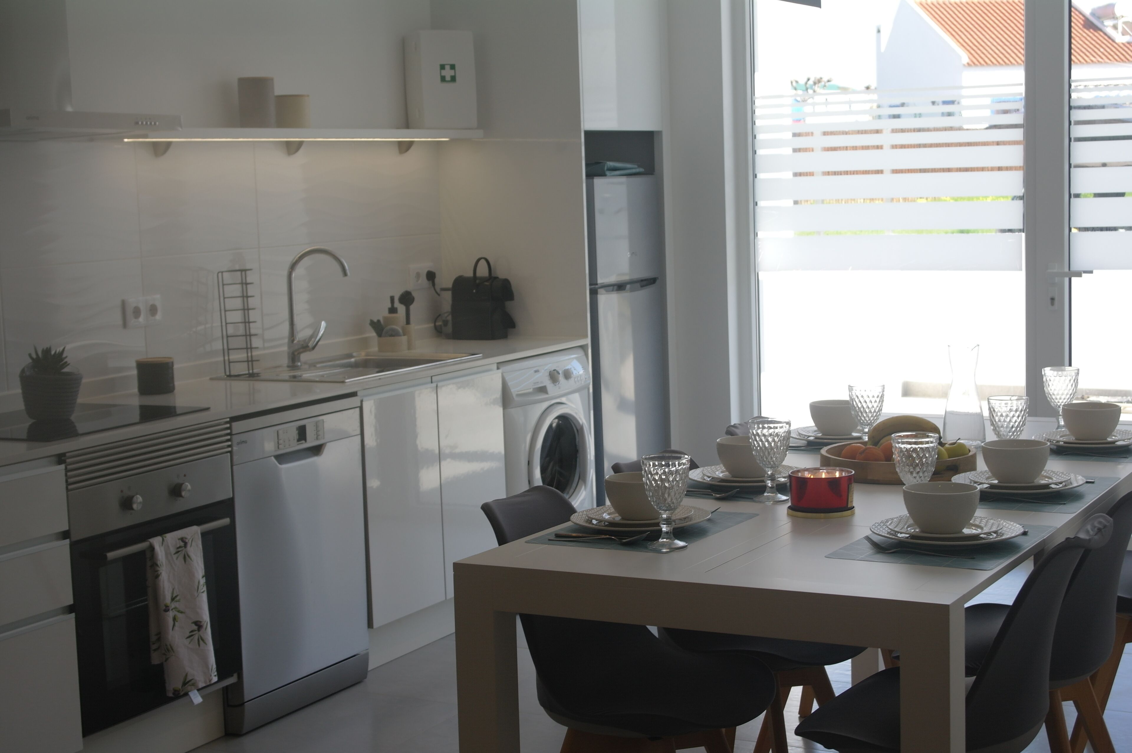 Macchina per tè/caffè, frigorifero, microonde, forno