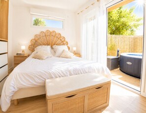 Room - Vrbo Property (Lavau-sur-Loire)