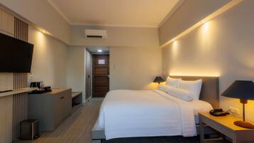Deluxe Double Room | Desk, free WiFi, bed sheets