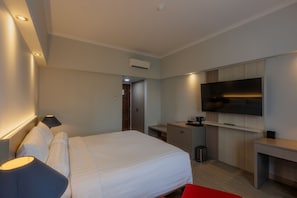 Desk, free WiFi, bed sheets - Azana Oasis Hotel Aceh (Banda Aceh City)
