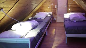 1 bedroom, travel cot, free WiFi, bed sheets