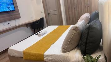 Deluxe Double Room | Desk, free WiFi