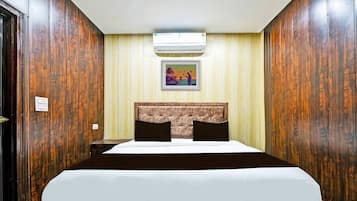 Standard Double Room | Desk, free WiFi