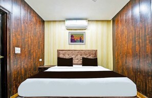 Desk, WiFi (free) - Hotel PRM Stay (Badshahpur)