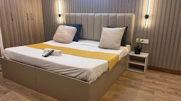 Deluxe Double Room | Desk, free WiFi