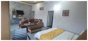 Suite | Rollaway beds, bed sheets - River View Resort (Medininagar)