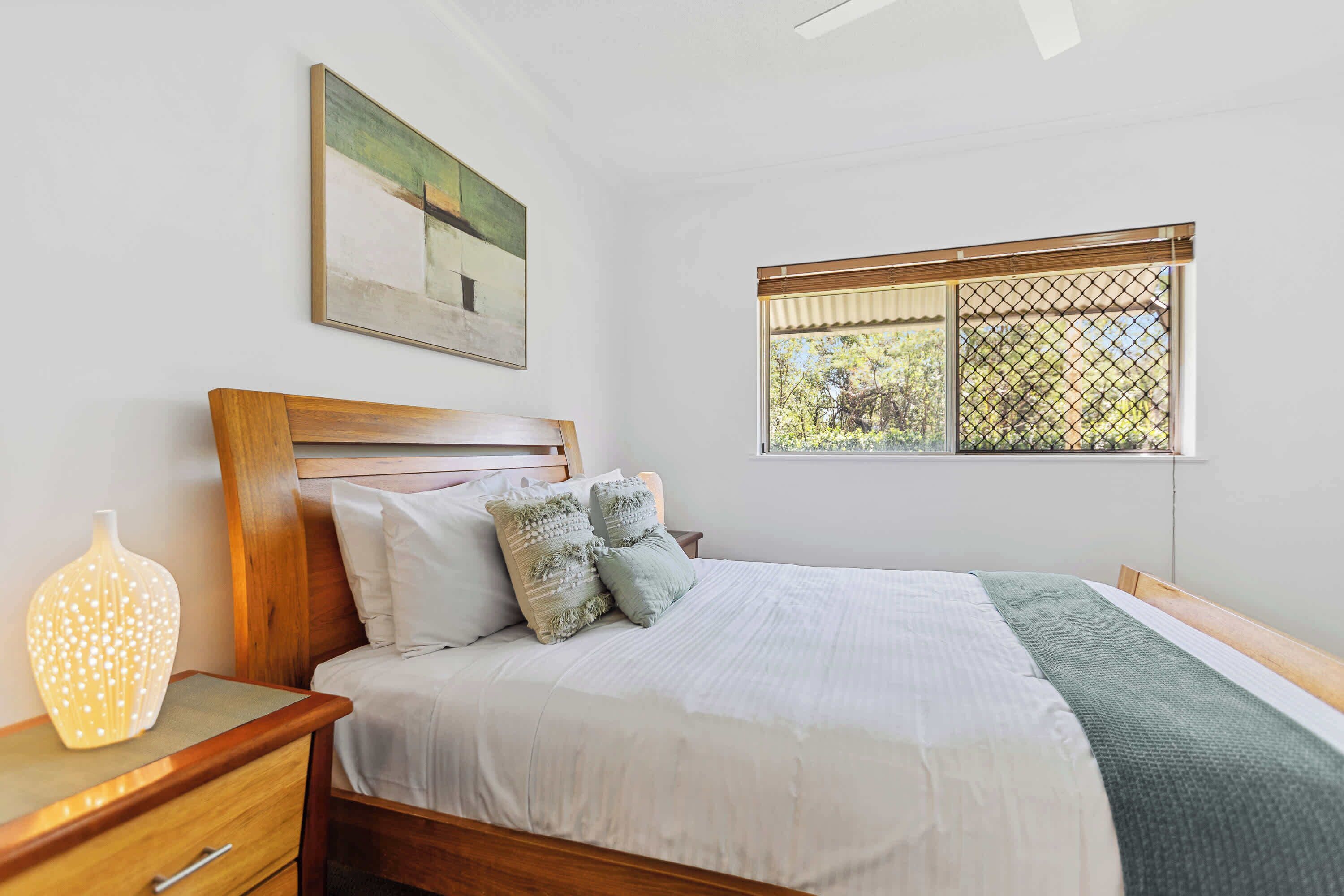 Desk, iron/ironing board, travel cot, WiFi
