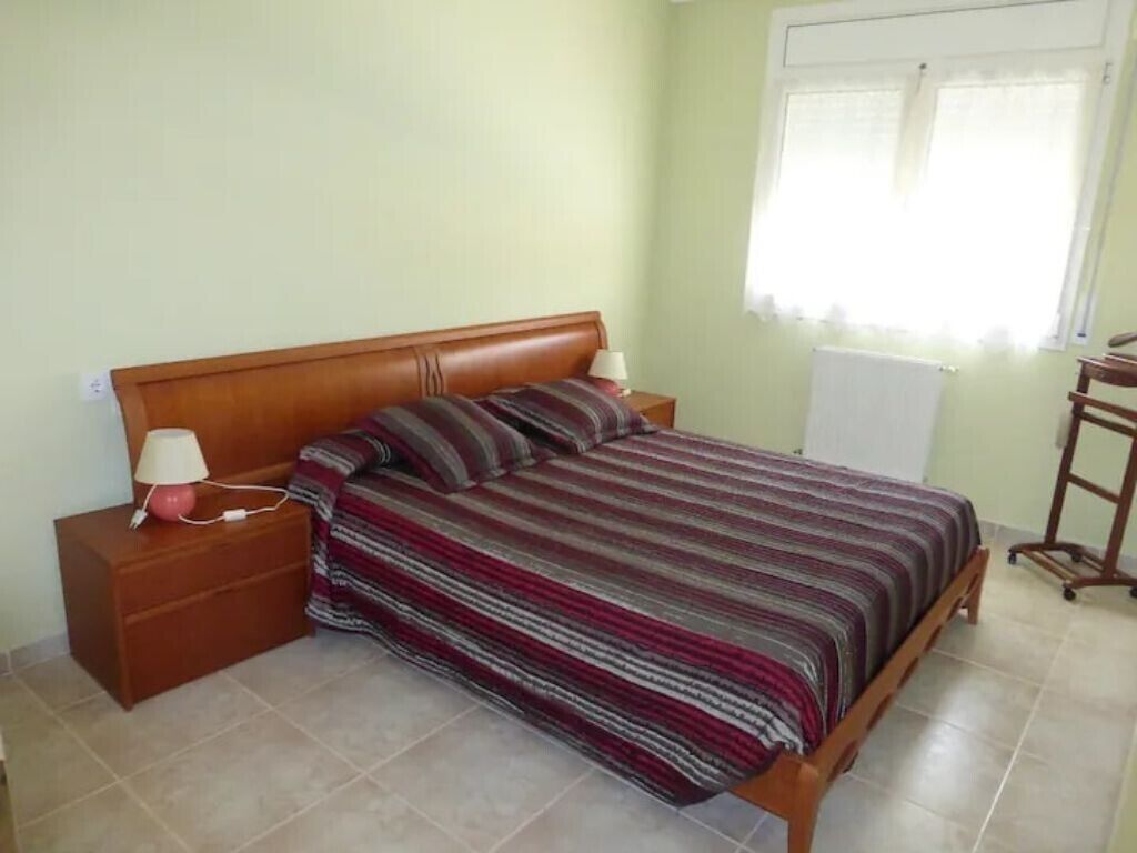 WiFi, bed sheets