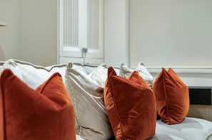 Unclassified image, 3 of 6, button - Luxury Harrods Home With Cinema Room & Garden (London)