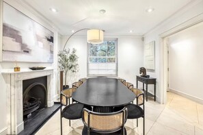 Unclassified image, 2 of 6, button - Luxury Harrods Home With Cinema Room & Garden (London)