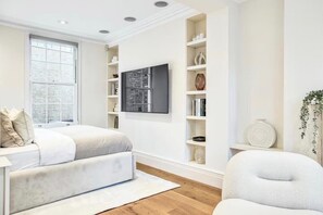 Unclassified image, 5 of 6, button - Luxury Harrods Home With Cinema Room & Garden (London)