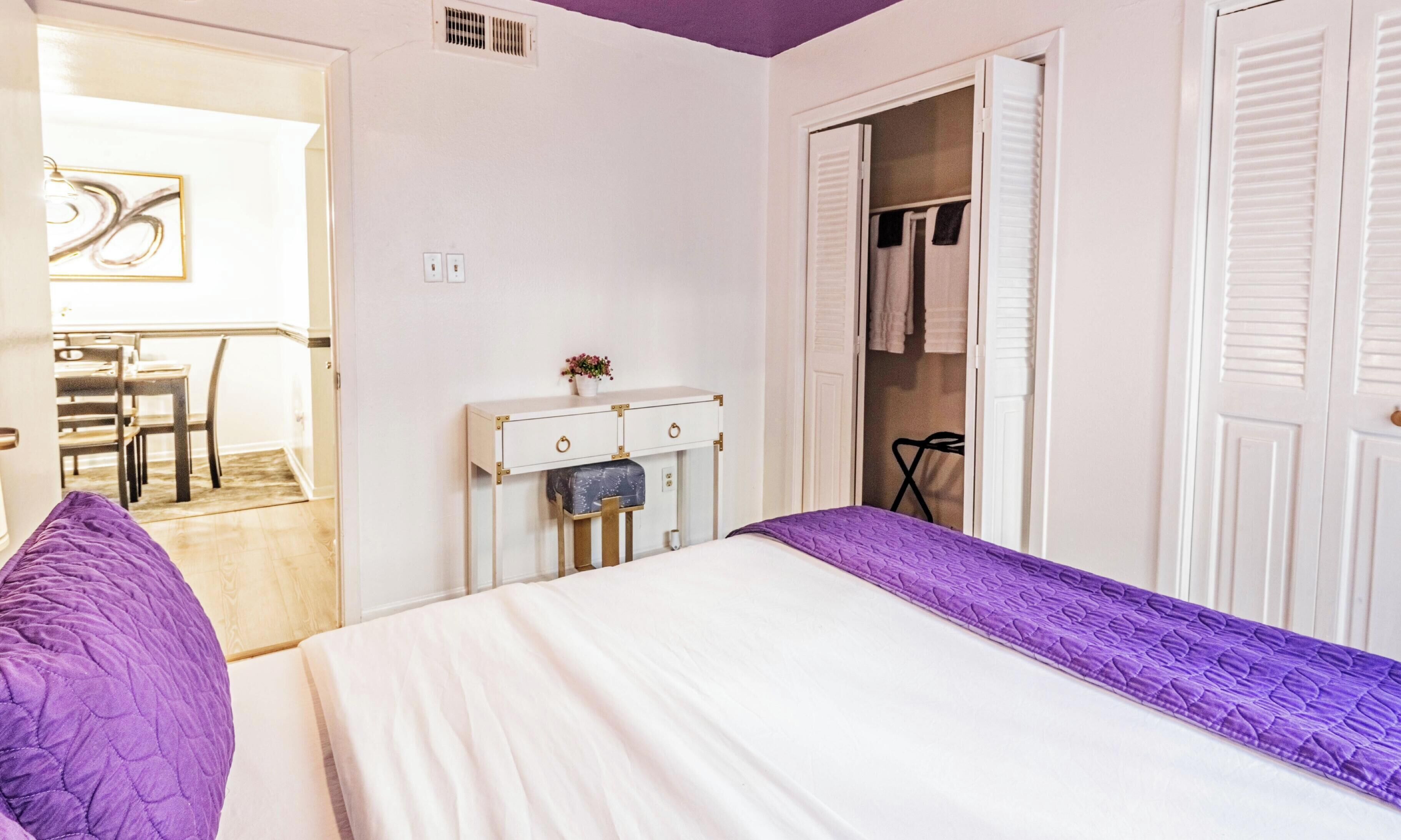 3 bedrooms, iron/ironing board, WiFi, bed sheets
