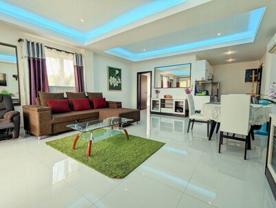 Siam Royal View Resort Apartment #1120