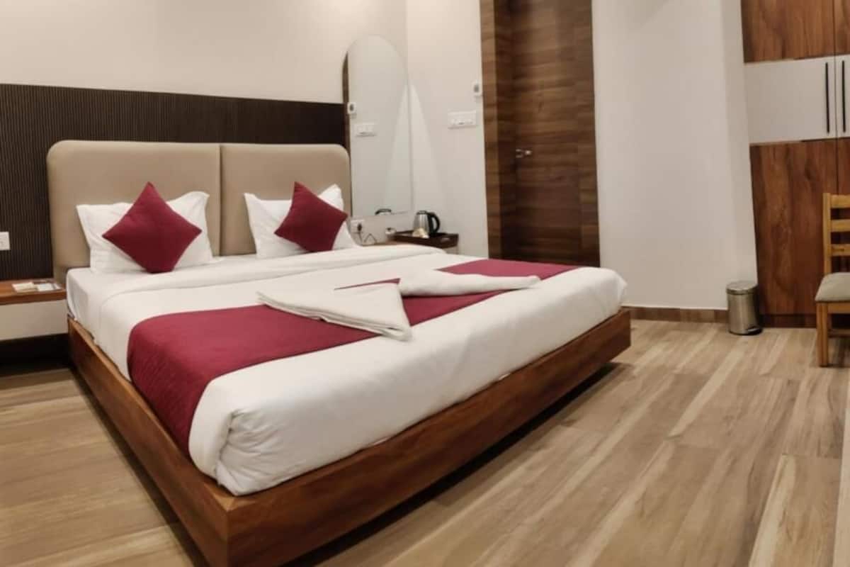 Habitació doble Deluxe, vistes a la ciutat | Wifi gratuïta 