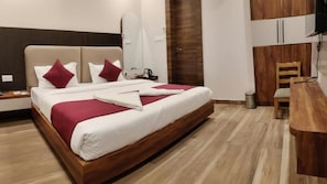 Habitació doble Deluxe, vistes a la ciutat | Wifi gratuïta 