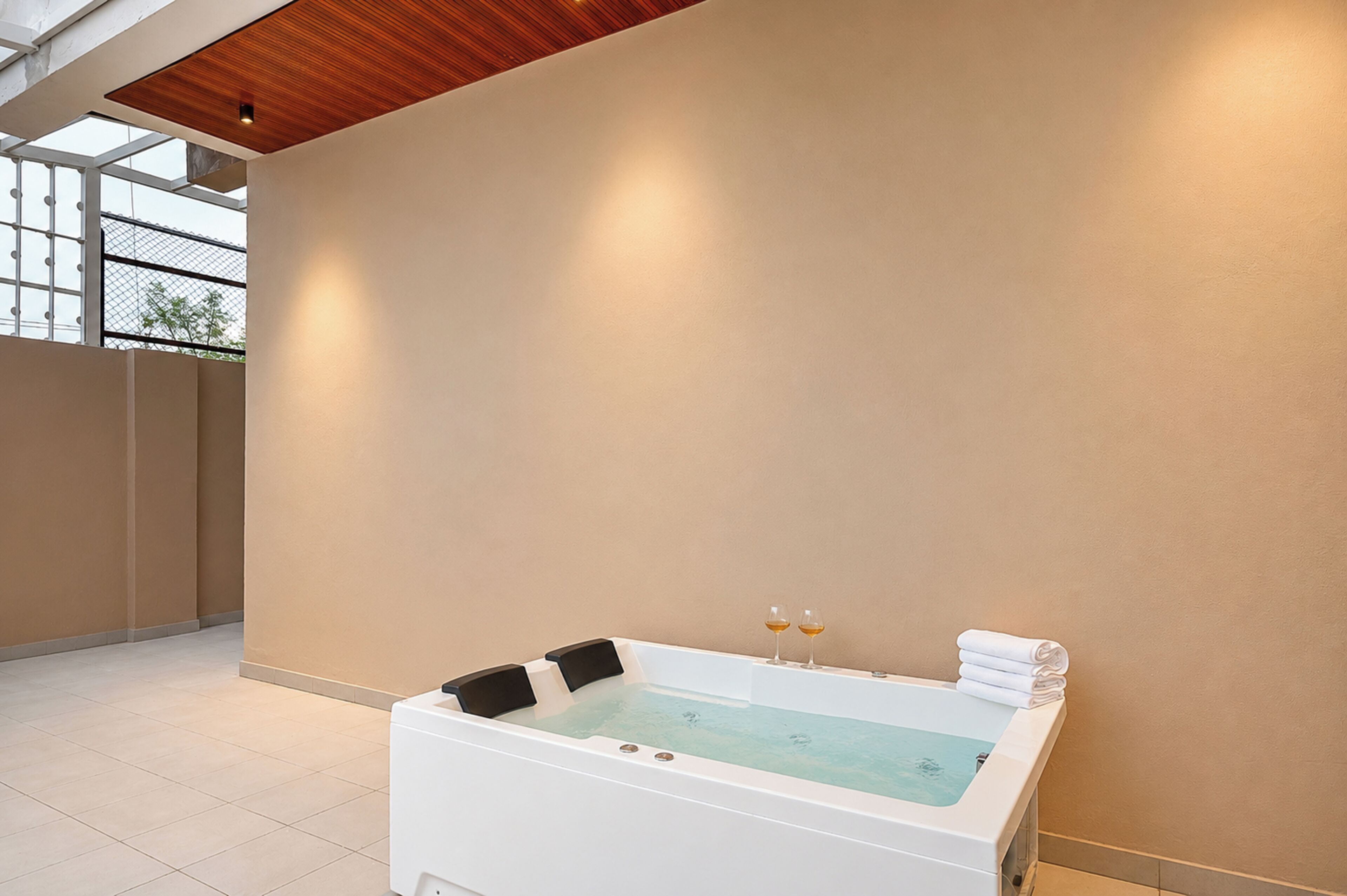 室内 SPA 浴缸
