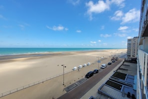 Beach - Seafront Apartment in Middelkerke (MIDDELKERKE)