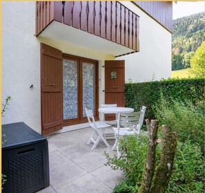 Outdoor dining - Chez Sebastien I Studio I Bernex (Bernex)