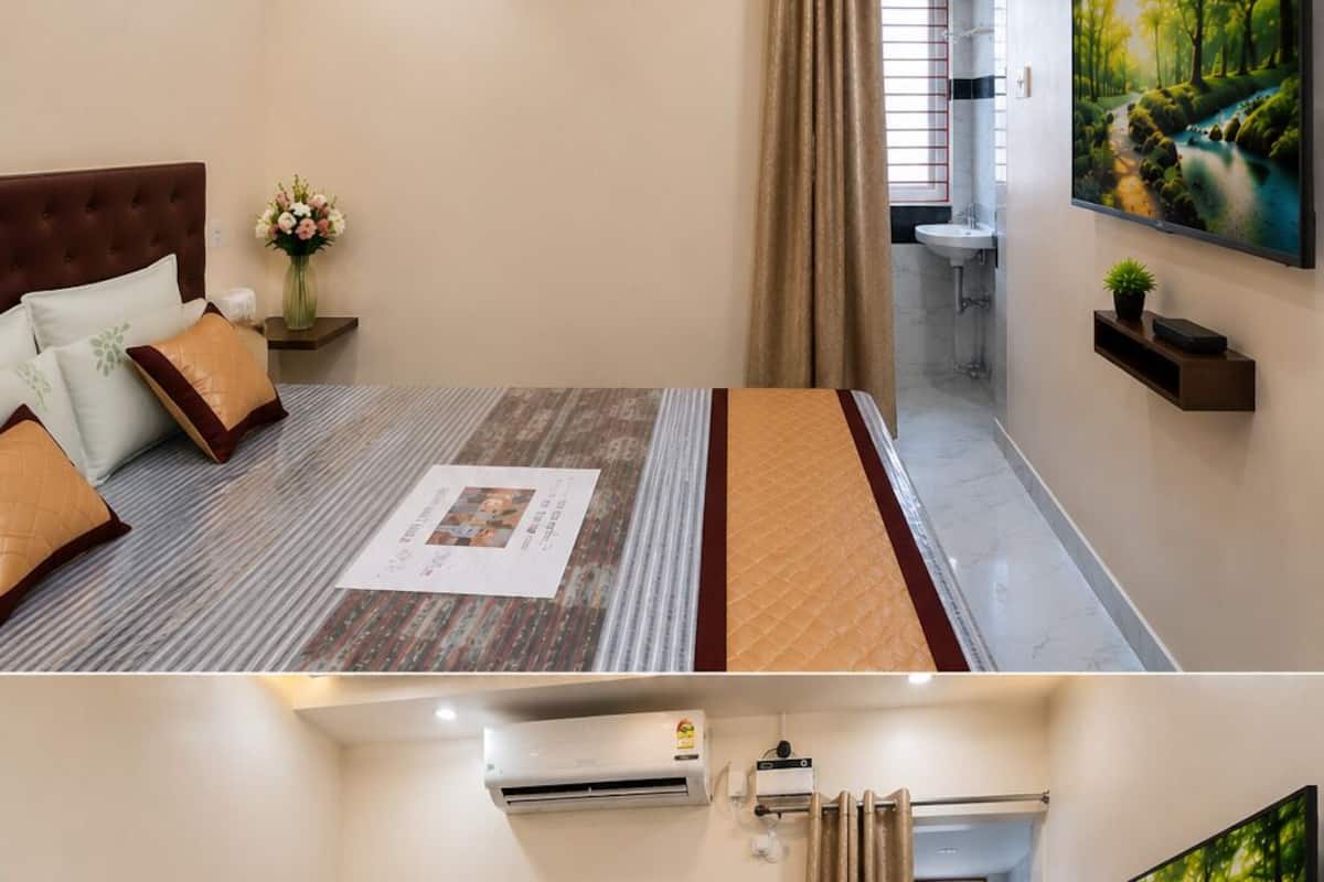 Desk, laptop workspace, free WiFi