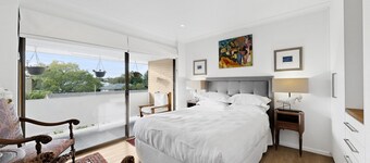 Balcony 2-Bed Apartment in Ashgrove