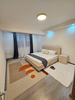 Desk, laptop workspace, iron/ironing board, free WiFi - Gold Park- The Urban Pearl (Nairobi)
