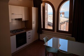 Fridge, stovetop - Domus Paulae Room 6 AQ (Barisciano)