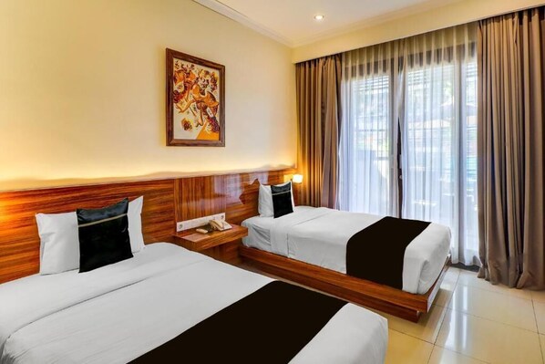 Phòng 2 giường đơn Deluxe, quang cảnh vườn | Bộ trải giường bằng vải cotton Ai Cập, bộ đồ giường cao cấp, minibar
