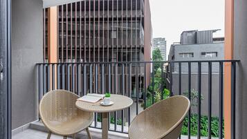 Studio Casal com Varanda | Outdoor dining