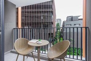 Studio Casal com Varanda | Restaurante al aire libre