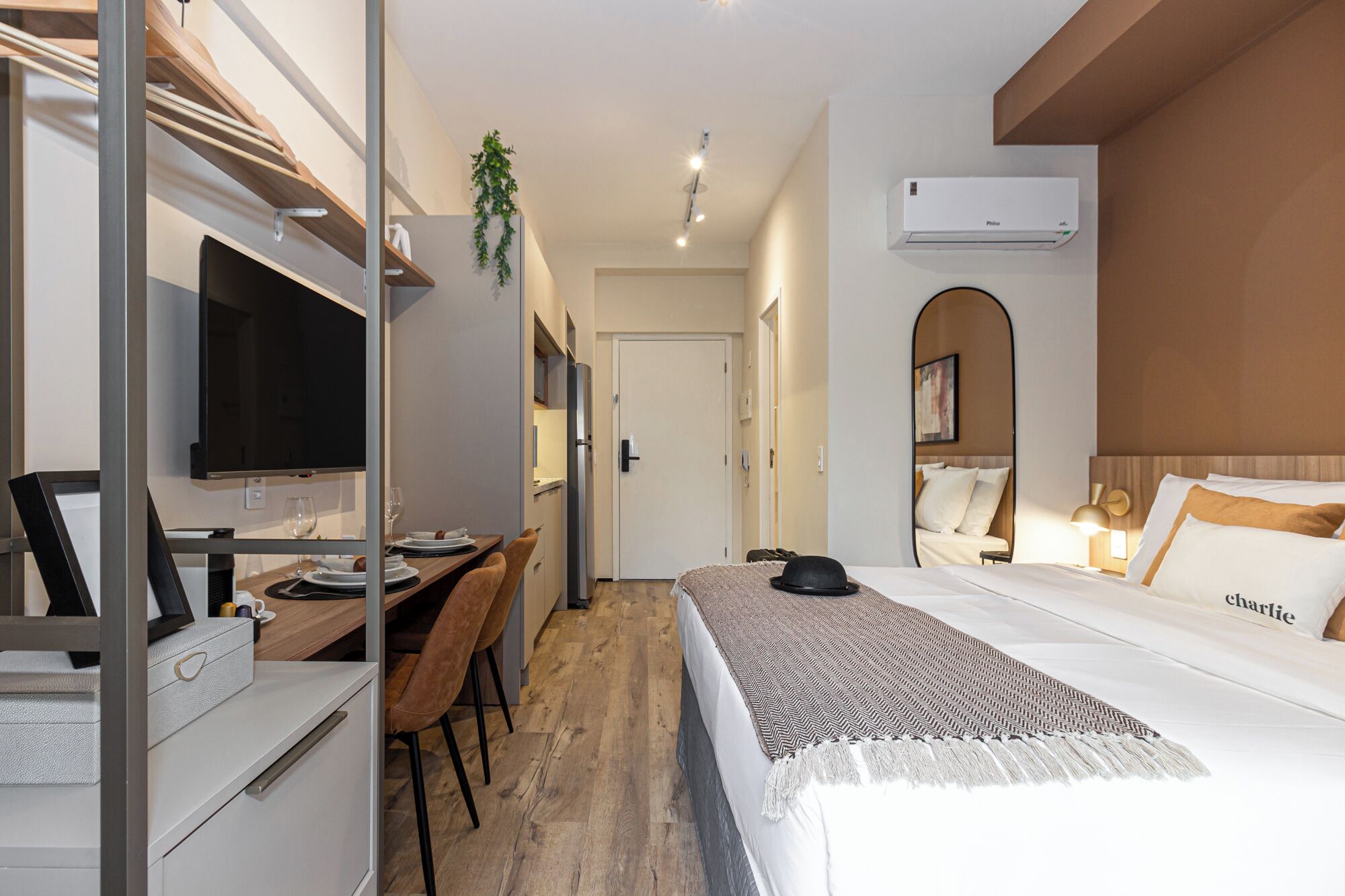 Studio Casal com Varanda | Laptop workspace, WiFi (free), bed sheets
