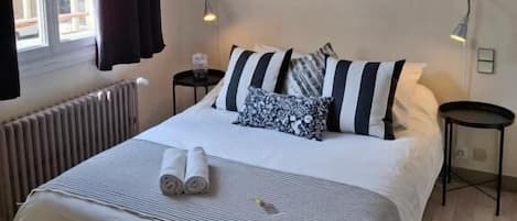 Habitación doble | Escritorio, espacio para trabajar con laptop y wifi gratis