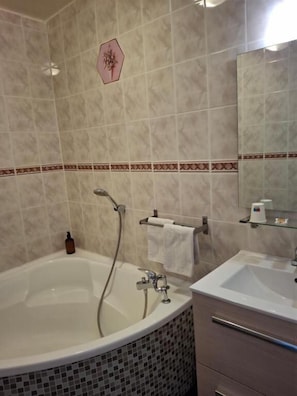 Double Room | Bathroom - LOGIS HOTEL DES REMPARTS (Saint-Lô)