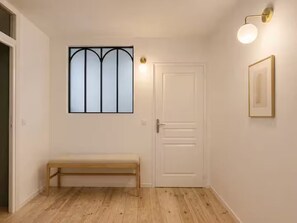 Interior - Rose des Orpellières – Patio, air conditioning, and a 2-car garage (Sérignan)