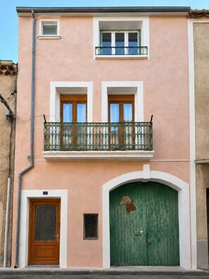 Exterior detail - Rose des Orpellières – Patio, air conditioning, and a 2-car garage (Sérignan)