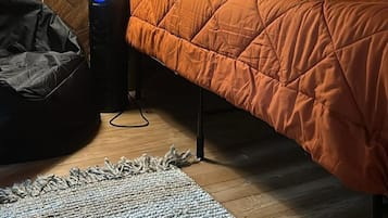 免费 WiFi、床单
