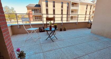 Just 20 minutes from Rennes, a 3-bedroom apartment—one bedroom with an en suite shower room—and sunny terraces!!
