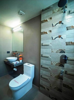 Gratis toiletartikelen, pantoffels, handdoeken, zeep