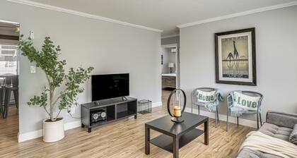 5 Mi to SDSU & Trails! Stylish Apartment w/ Patio