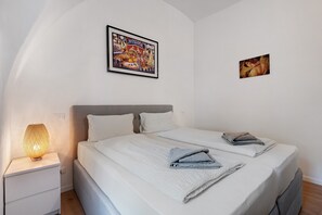 WiFi, bed sheets