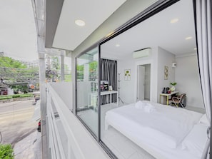 Chambre Double Confort, 1 très grand lit, non-fumeur, salle de bains privée