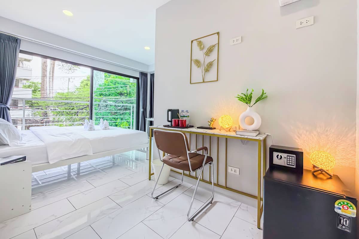 Chambre Double Confort, 1 très grand lit, non-fumeur, salle de bains privée