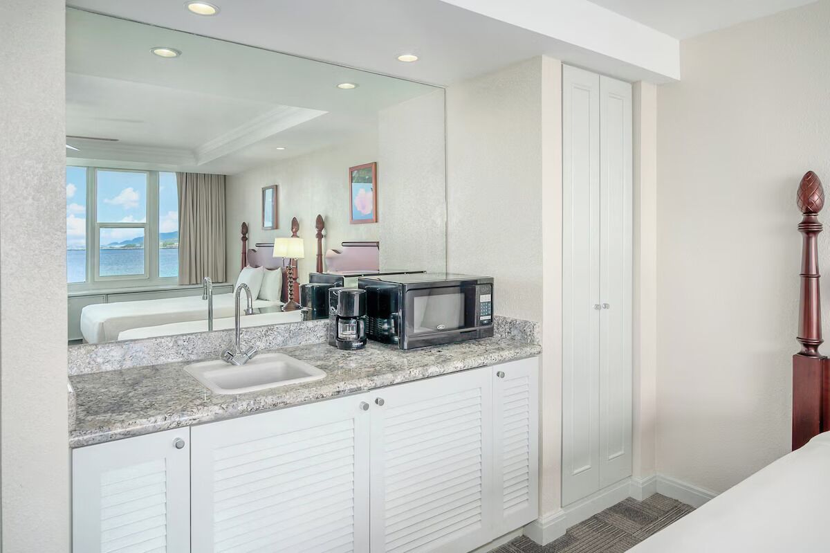 Maui Getaway | Minutes From Kanaha Beach | Oceanfront Suite W/ Pool Access! - 마우이