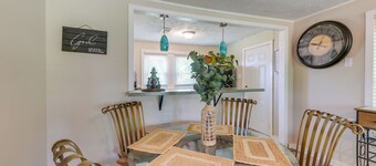 Walk to Historic Sites & Dtwn! Tuskegee Apartment