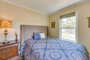 Iron/ironing board, Internet, bed sheets