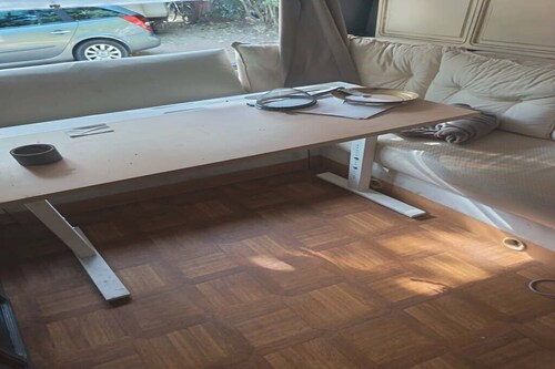 Large Tabbert trailer located near the sea in Hyères—secure Beldemé campground