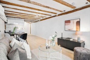 Living area - Canal View – Central Apartment with a View of the Water in the Heart of Trondheim (Trøndelag)