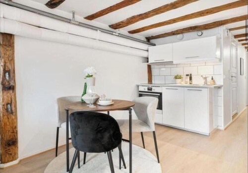 Canal View – Central Apartment with a View of the Water in the Heart of Trondheim